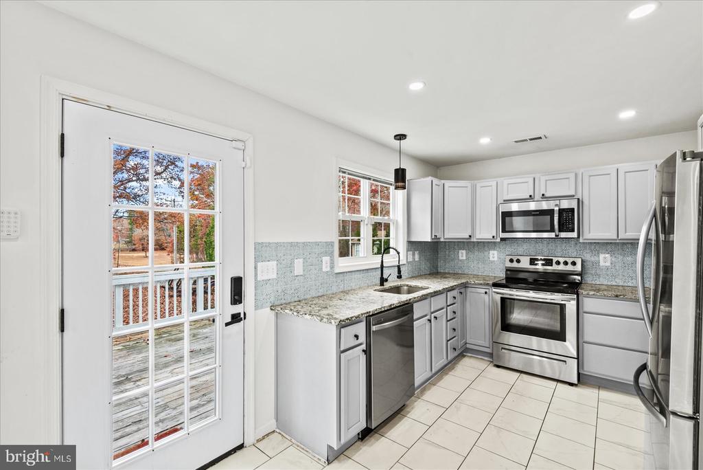 9617 THOUSAND OAKS LN, SPOTSYLVANIA, Virginia 22551, 4 Bedrooms Bedrooms, ,2 BathroomsBathrooms,Residential,9617 THOUSAND OAKS LN,VASP2037616 MLS # VASP2037616