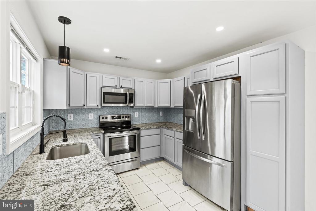 9617 THOUSAND OAKS LN, SPOTSYLVANIA, Virginia 22551, 4 Bedrooms Bedrooms, ,2 BathroomsBathrooms,Residential,9617 THOUSAND OAKS LN,VASP2037616 MLS # VASP2037616