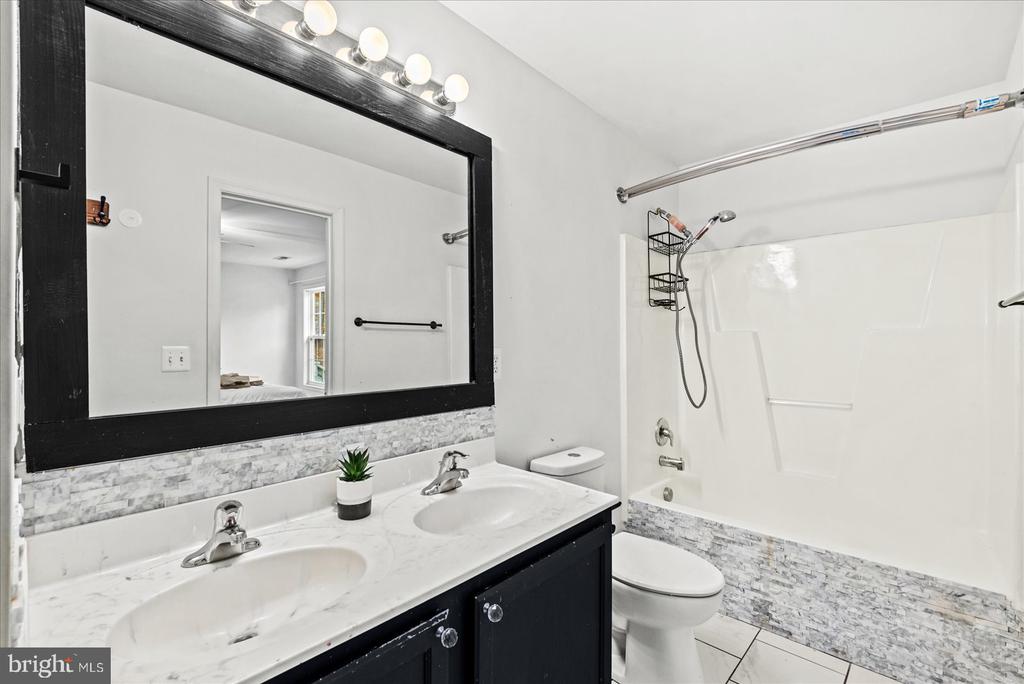 9617 THOUSAND OAKS LN, SPOTSYLVANIA, Virginia 22551, 4 Bedrooms Bedrooms, ,2 BathroomsBathrooms,Residential,9617 THOUSAND OAKS LN,VASP2037616 MLS # VASP2037616