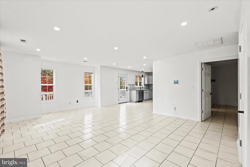 9617 THOUSAND OAKS LN, SPOTSYLVANIA, Virginia 22551, 4 Bedrooms Bedrooms, ,2 BathroomsBathrooms,Residential,9617 THOUSAND OAKS LN,VASP2037616 MLS # VASP2037616