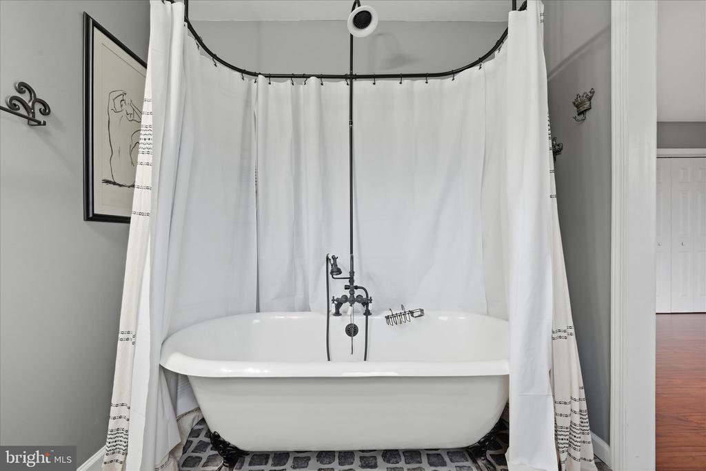 3998 HIDDEN VALLEY LN, LINDEN, Virginia, 3 Bedrooms Bedrooms, ,2 BathroomsBathrooms,Residential,3998 HIDDEN VALLEY LN,VAFQ2021012 MLS # VAFQ2021012