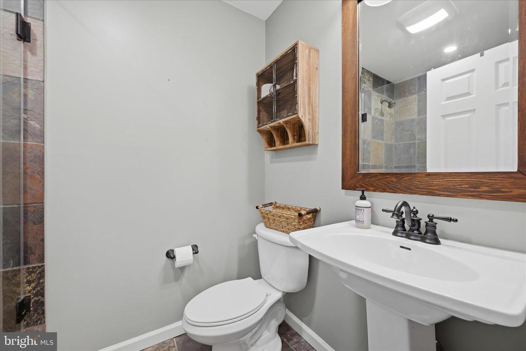 3998 HIDDEN VALLEY LN, LINDEN, Virginia, 3 Bedrooms Bedrooms, ,2 BathroomsBathrooms,Residential,3998 HIDDEN VALLEY LN,VAFQ2021012 MLS # VAFQ2021012