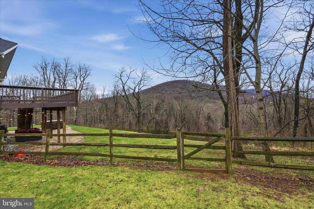 3998 HIDDEN VALLEY LN, LINDEN, Virginia, 3 Bedrooms Bedrooms, ,2 BathroomsBathrooms,Residential,3998 HIDDEN VALLEY LN,VAFQ2021012 MLS # VAFQ2021012