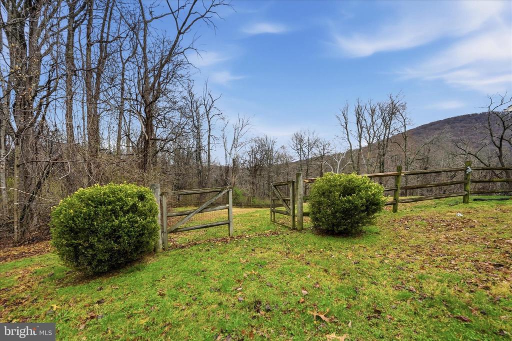 3998 HIDDEN VALLEY LN, LINDEN, Virginia, 3 Bedrooms Bedrooms, ,2 BathroomsBathrooms,Residential,3998 HIDDEN VALLEY LN,VAFQ2021012 MLS # VAFQ2021012