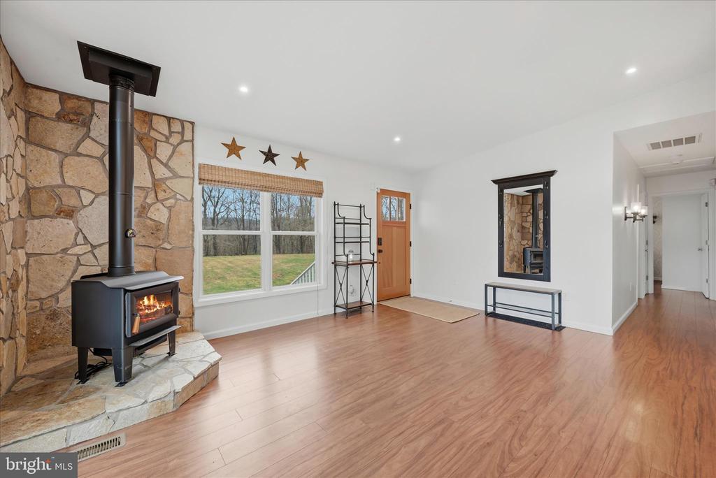 3998 HIDDEN VALLEY LN, LINDEN, Virginia, 3 Bedrooms Bedrooms, ,2 BathroomsBathrooms,Residential,3998 HIDDEN VALLEY LN,VAFQ2021012 MLS # VAFQ2021012