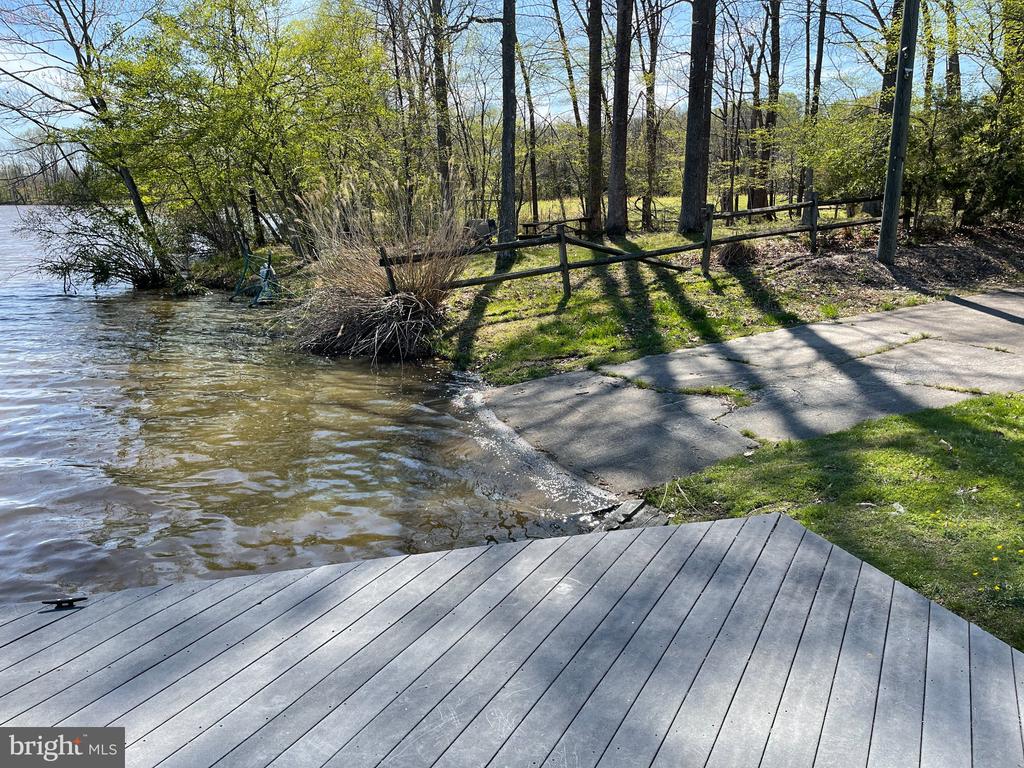 161 N ANNA DR, LOUISA, Virginia 23093, 2 Bedrooms Bedrooms, ,1 BathroomBathrooms,Residential,161 N ANNA DR,VALA2009492 MLS # VALA2009492