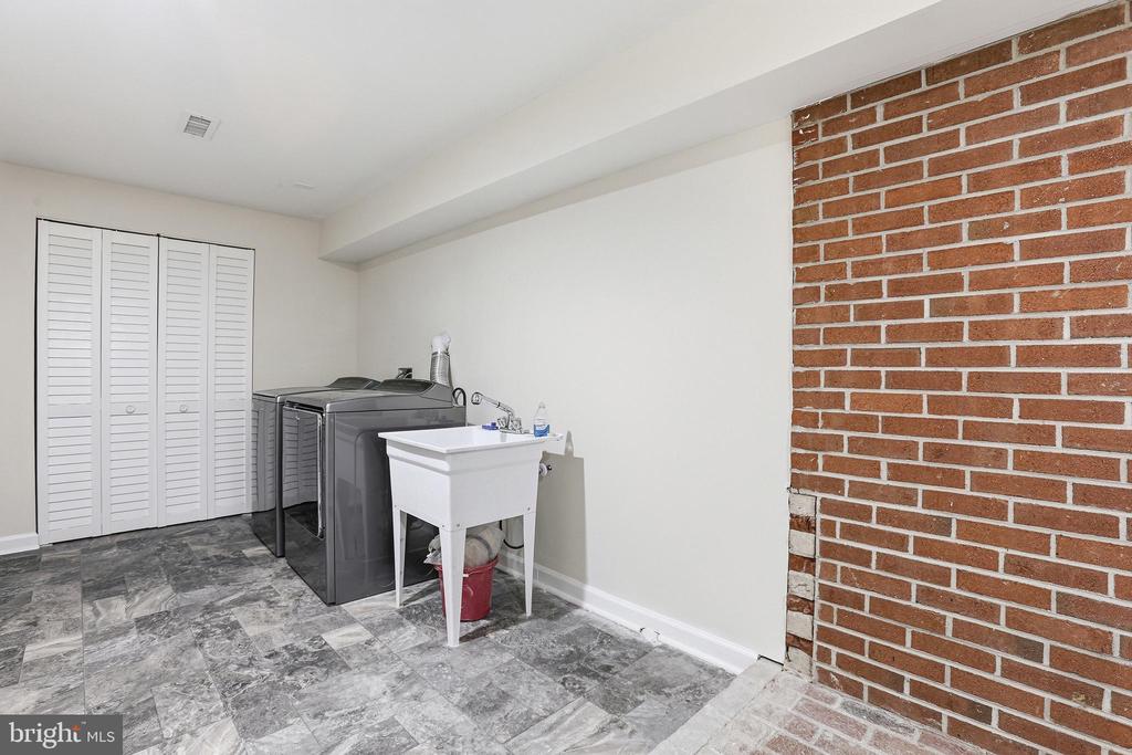 10606 RHOADS DR, FREDERICKSBURG, Virginia 22407, 4 Bedrooms Bedrooms, ,2 BathroomsBathrooms,Residential,10606 RHOADS DR,VASP2040312 MLS # VASP2040312