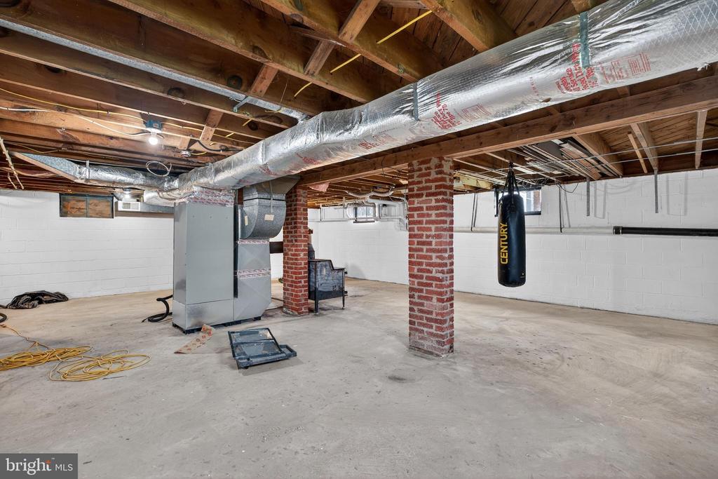 106 SHENANDOAH AVE, SHENANDOAH, Virginia 22849, 3 Bedrooms Bedrooms, ,2 BathroomsBathrooms,Residential,106 SHENANDOAH AVE,VAPA2006200 MLS # VAPA2006200