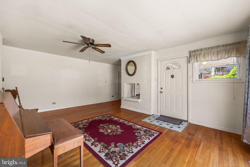 1730 CONCORD DR, CHARLOTTESVILLE, Virginia 22901, 3 Bedrooms Bedrooms, ,2 BathroomsBathrooms,Residential,1730 CONCORD DR,VACO2000222 MLS # VACO2000222