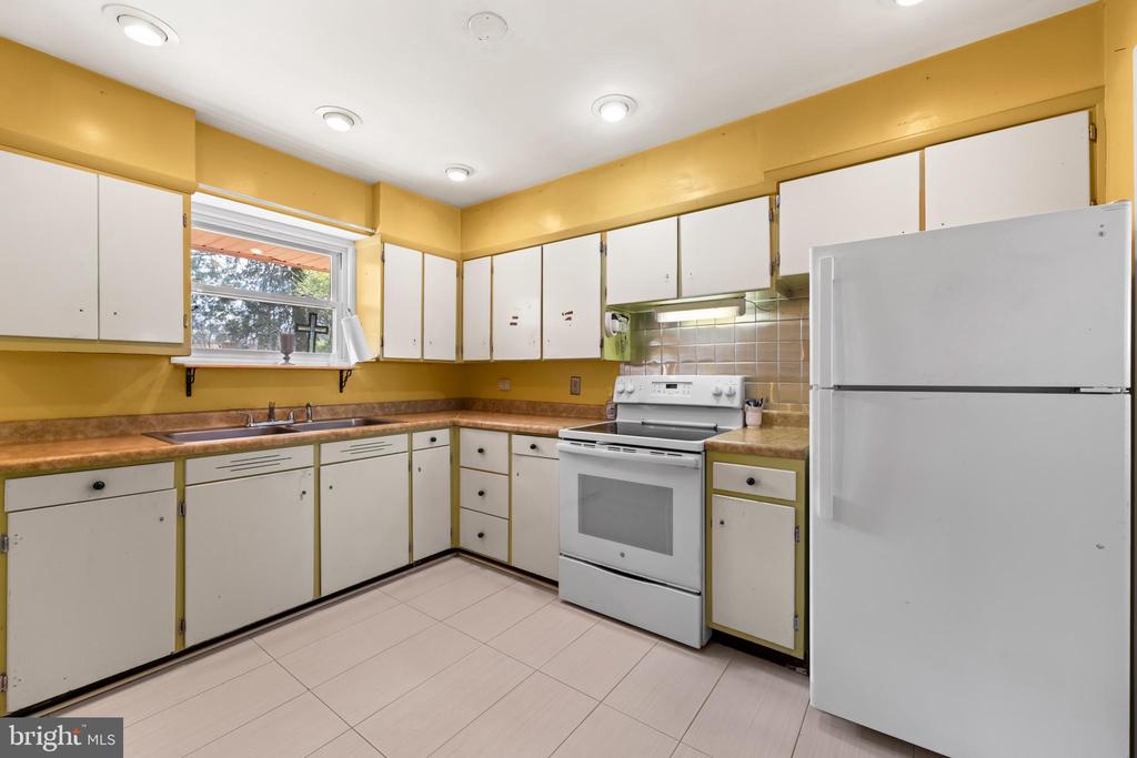 1730 CONCORD DR, CHARLOTTESVILLE, Virginia 22901, 3 Bedrooms Bedrooms, ,2 BathroomsBathrooms,Residential,1730 CONCORD DR,VACO2000222 MLS # VACO2000222