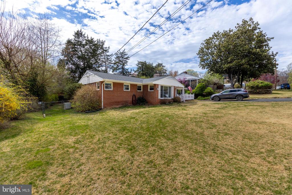 1730 CONCORD DR, CHARLOTTESVILLE, Virginia 22901, 3 Bedrooms Bedrooms, ,2 BathroomsBathrooms,Residential,1730 CONCORD DR,VACO2000222 MLS # VACO2000222