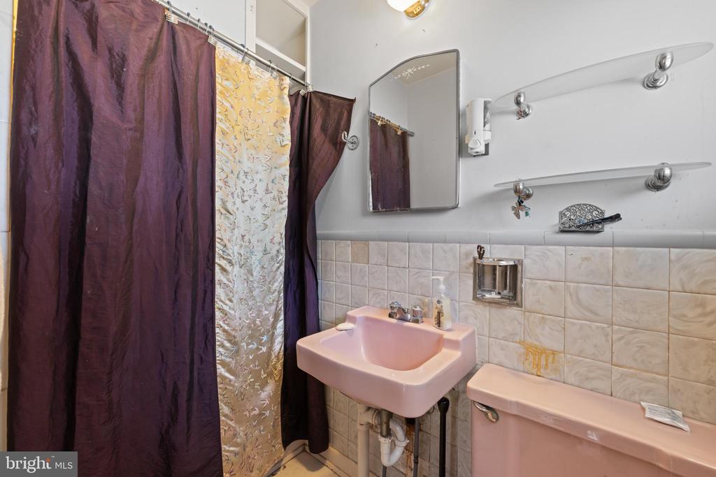 1730 CONCORD DR, CHARLOTTESVILLE, Virginia 22901, 3 Bedrooms Bedrooms, ,2 BathroomsBathrooms,Residential,1730 CONCORD DR,VACO2000222 MLS # VACO2000222