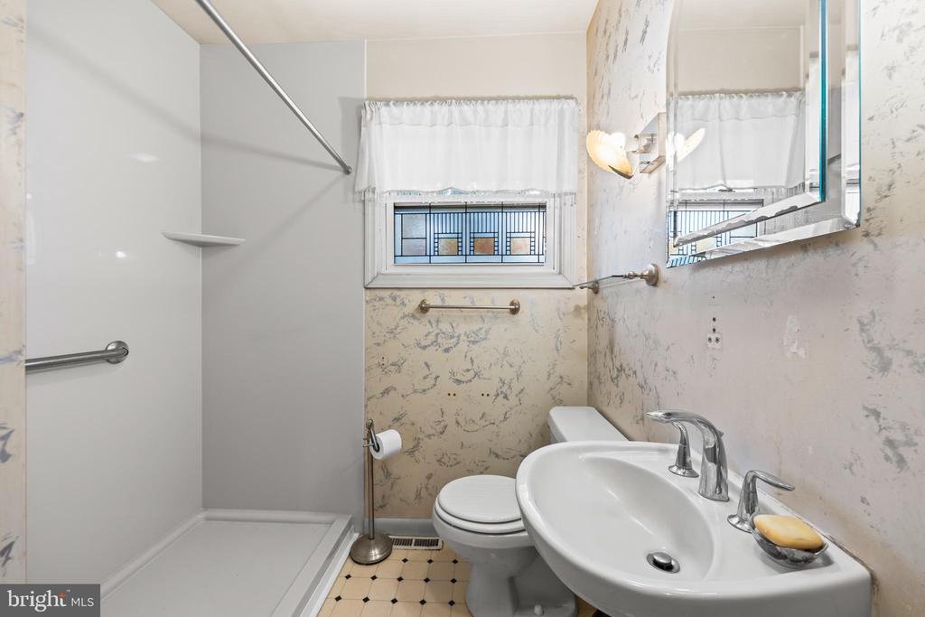 1730 CONCORD DR, CHARLOTTESVILLE, Virginia 22901, 3 Bedrooms Bedrooms, ,2 BathroomsBathrooms,Residential,1730 CONCORD DR,VACO2000222 MLS # VACO2000222