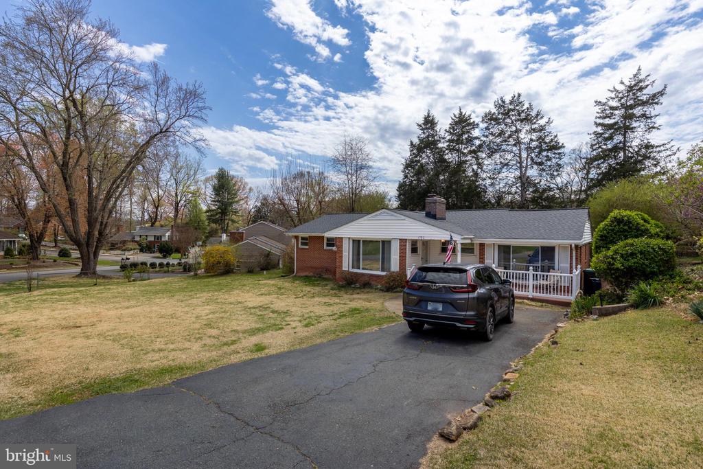 1730 CONCORD DR, CHARLOTTESVILLE, Virginia 22901, 3 Bedrooms Bedrooms, ,2 BathroomsBathrooms,Residential,1730 CONCORD DR,VACO2000222 MLS # VACO2000222