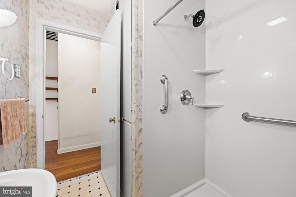 1730 CONCORD DR, CHARLOTTESVILLE, Virginia 22901, 3 Bedrooms Bedrooms, ,2 BathroomsBathrooms,Residential,1730 CONCORD DR,VACO2000222 MLS # VACO2000222