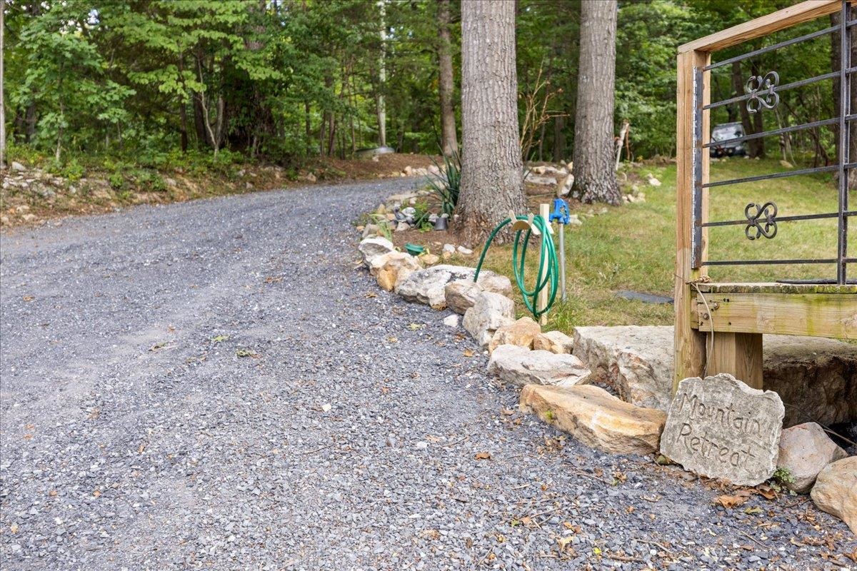 867 BLACKBERRY LN, NEW MARKET, Virginia 22844, 3 Bedrooms Bedrooms, ,2 BathroomsBathrooms,Residential,Laughing Bear Mountain Lodge,867 BLACKBERRY LN,669035 MLS # 669035