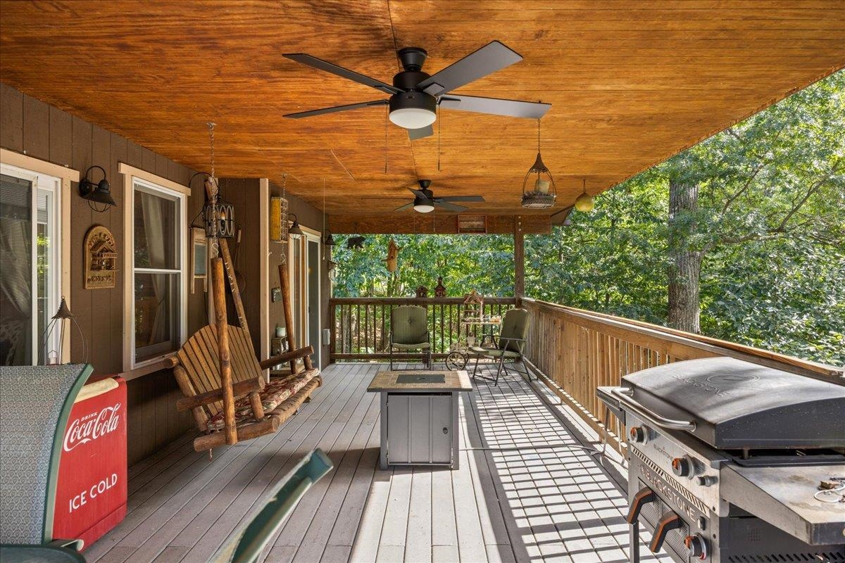 867 BLACKBERRY LN, NEW MARKET, Virginia 22844, 3 Bedrooms Bedrooms, ,2 BathroomsBathrooms,Residential,Laughing Bear Mountain Lodge,867 BLACKBERRY LN,669035 MLS # 669035