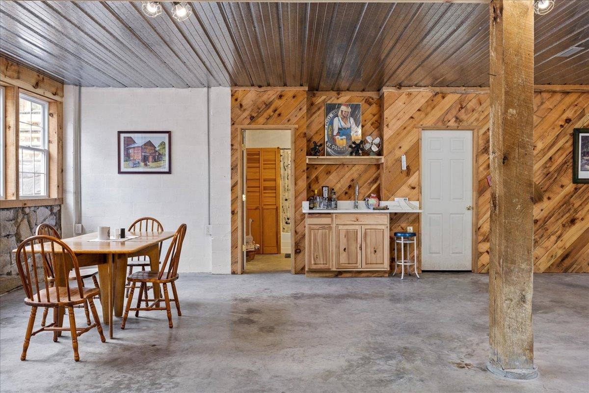 867 BLACKBERRY LN, NEW MARKET, Virginia 22844, 3 Bedrooms Bedrooms, ,2 BathroomsBathrooms,Residential,Laughing Bear Mountain Lodge,867 BLACKBERRY LN,669035 MLS # 669035