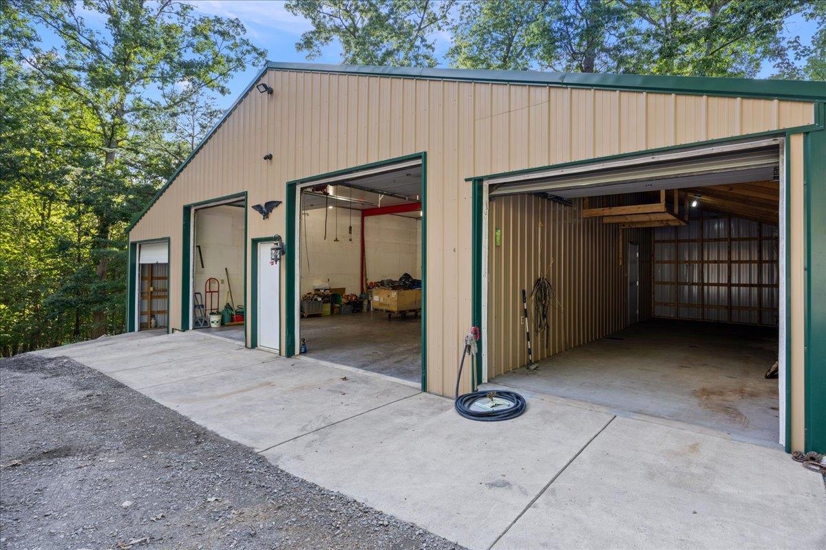 867 BLACKBERRY LN, NEW MARKET, Virginia 22844, 3 Bedrooms Bedrooms, ,2 BathroomsBathrooms,Residential,Laughing Bear Mountain Lodge,867 BLACKBERRY LN,669035 MLS # 669035