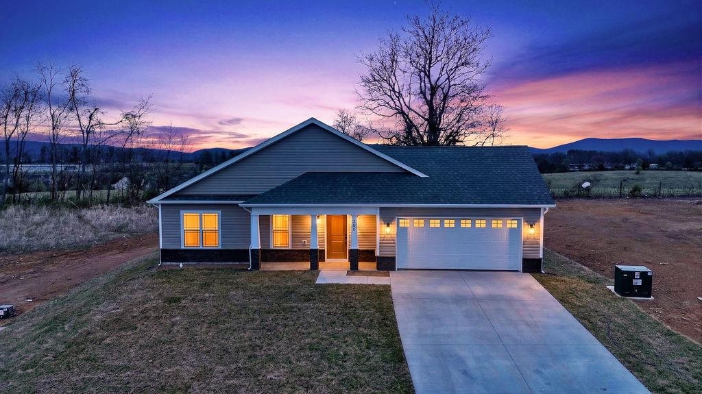 230 LANGLEY DR, WAYNESBORO, Virginia 22980, 3 Bedrooms Bedrooms, ,2 BathroomsBathrooms,Residential,230 LANGLEY DR,675114 MLS # 675114