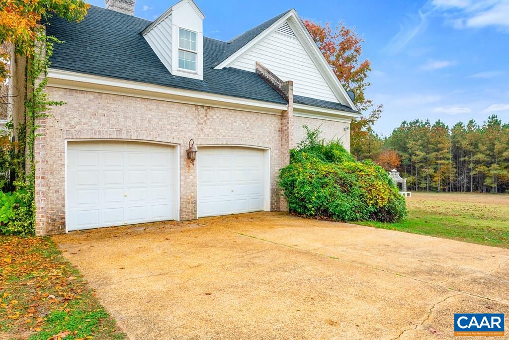 574 OLD KINGS RD, DRAKES BRANCH, Virginia 23937, 4 Bedrooms Bedrooms, ,3 BathroomsBathrooms,Residential,574 OLD KINGS RD,675128 MLS # 675128