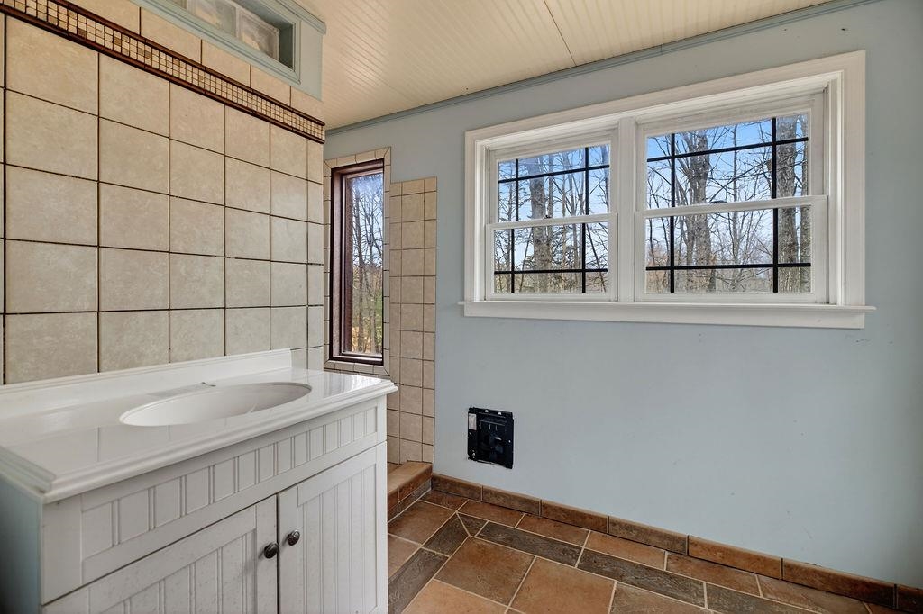 2705 GREENFIELD RD, AFTON, Virginia 22920, 2 Bedrooms Bedrooms, ,2 BathroomsBathrooms,Residential,2705 GREENFIELD RD,675134 MLS # 675134