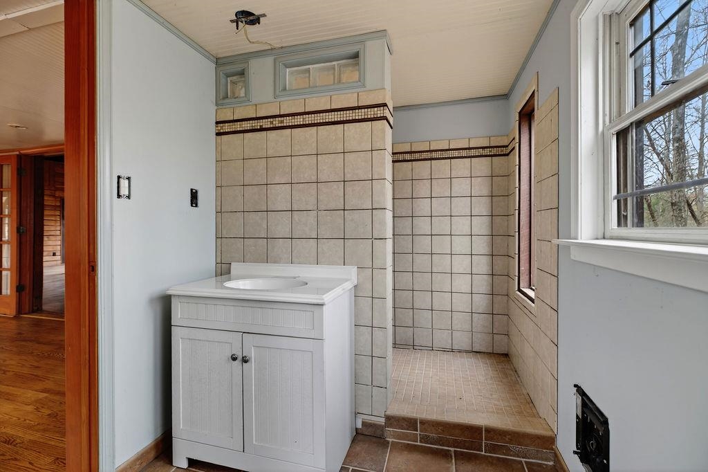 2705 GREENFIELD RD, AFTON, Virginia 22920, 2 Bedrooms Bedrooms, ,2 BathroomsBathrooms,Residential,2705 GREENFIELD RD,675134 MLS # 675134