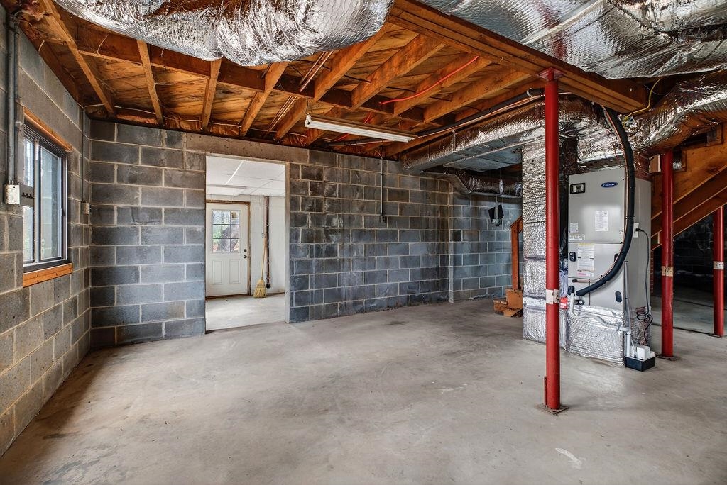 2705 GREENFIELD RD, AFTON, Virginia 22920, 2 Bedrooms Bedrooms, ,2 BathroomsBathrooms,Residential,2705 GREENFIELD RD,675134 MLS # 675134