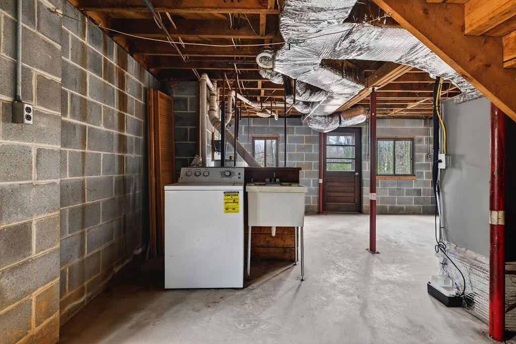 2705 GREENFIELD RD, AFTON, Virginia 22920, 2 Bedrooms Bedrooms, ,2 BathroomsBathrooms,Residential,2705 GREENFIELD RD,675134 MLS # 675134