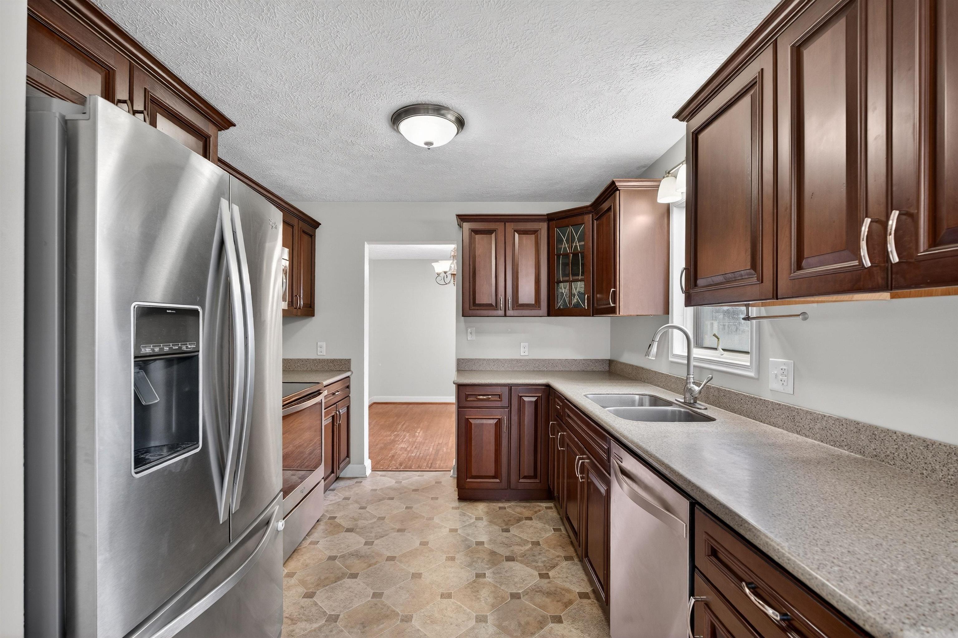 106 SHENANDOAH AVE, SHENANDOAH, Virginia 22849, 3 Bedrooms Bedrooms, ,2 BathroomsBathrooms,Residential,106 SHENANDOAH AVE,675138 MLS # 675138