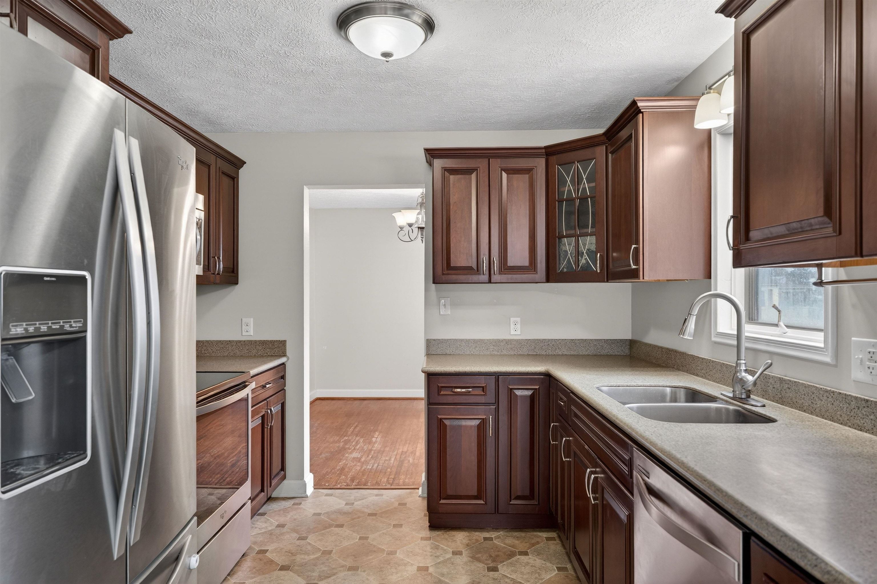 106 SHENANDOAH AVE, SHENANDOAH, Virginia 22849, 3 Bedrooms Bedrooms, ,2 BathroomsBathrooms,Residential,106 SHENANDOAH AVE,675138 MLS # 675138