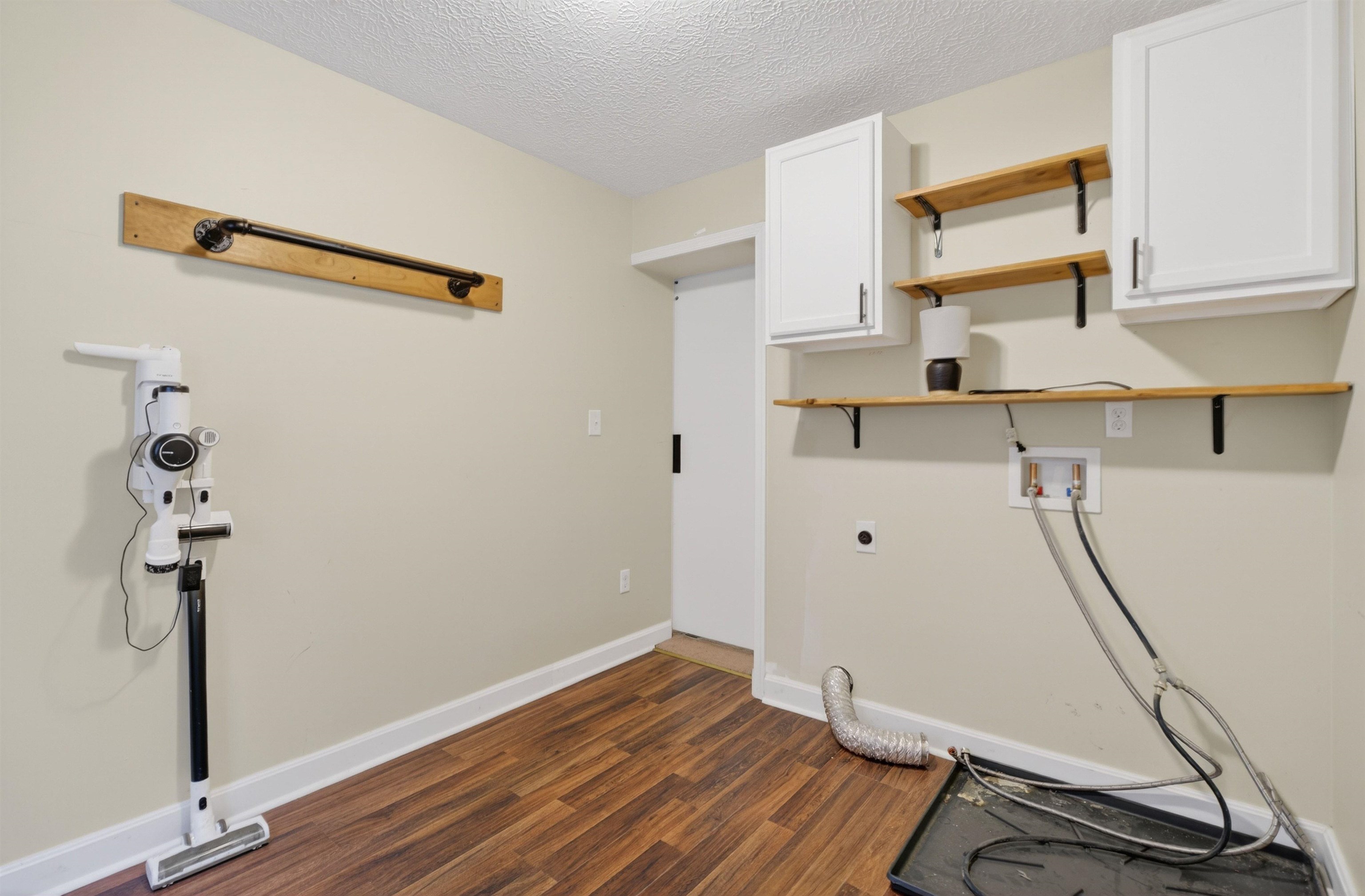 106 SHENANDOAH AVE, SHENANDOAH, Virginia 22849, 3 Bedrooms Bedrooms, ,2 BathroomsBathrooms,Residential,106 SHENANDOAH AVE,675138 MLS # 675138