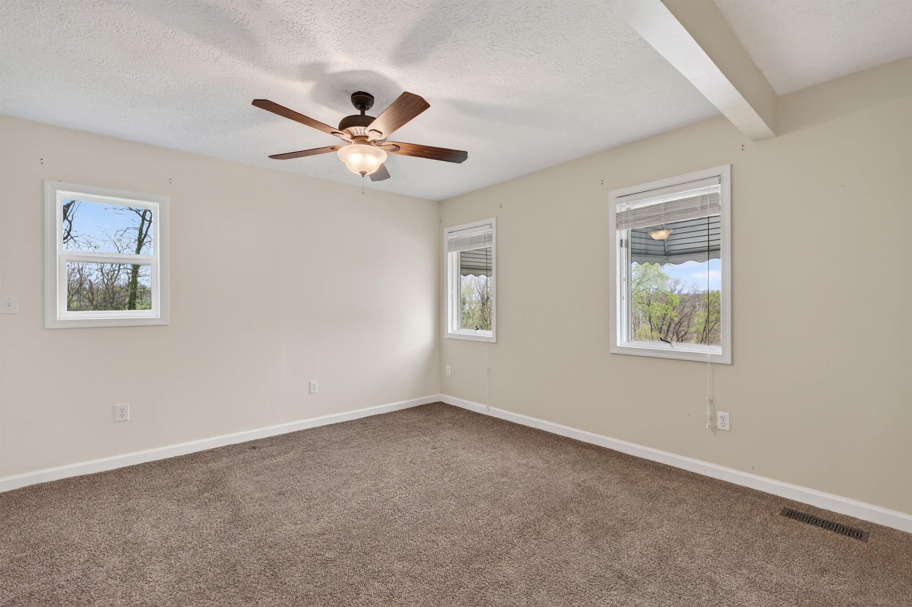 106 SHENANDOAH AVE, SHENANDOAH, Virginia 22849, 3 Bedrooms Bedrooms, ,2 BathroomsBathrooms,Residential,106 SHENANDOAH AVE,675138 MLS # 675138