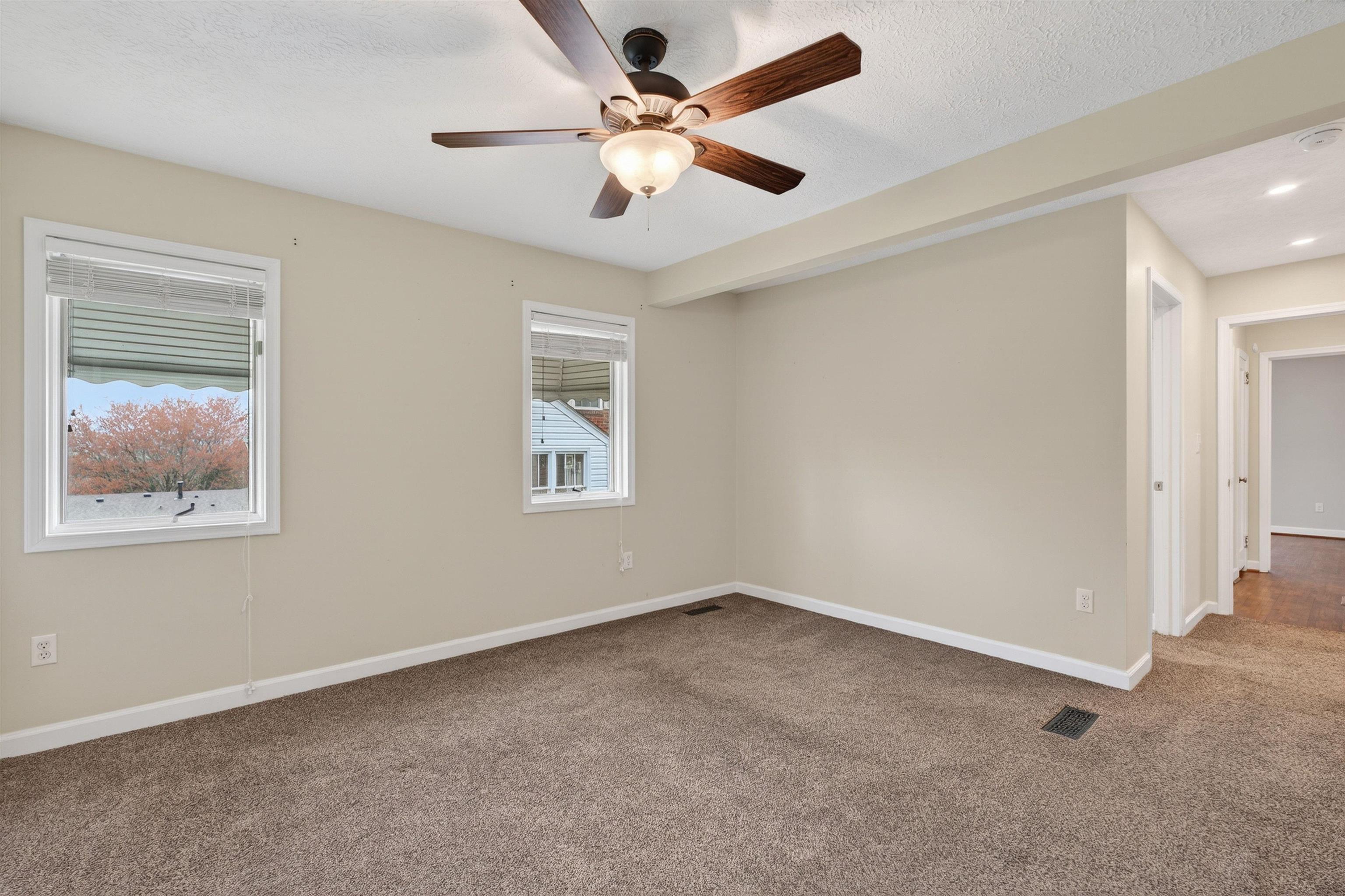 106 SHENANDOAH AVE, SHENANDOAH, Virginia 22849, 3 Bedrooms Bedrooms, ,2 BathroomsBathrooms,Residential,106 SHENANDOAH AVE,675138 MLS # 675138