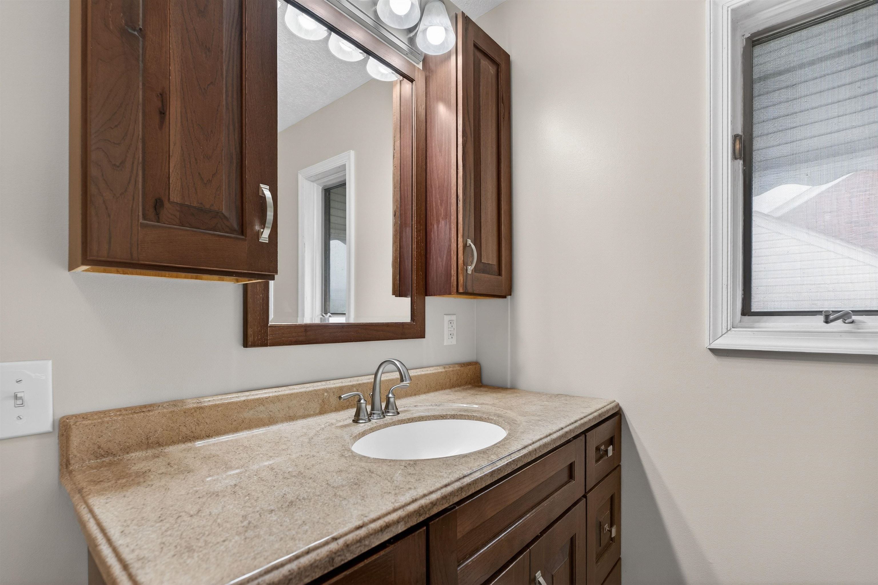 106 SHENANDOAH AVE, SHENANDOAH, Virginia 22849, 3 Bedrooms Bedrooms, ,2 BathroomsBathrooms,Residential,106 SHENANDOAH AVE,675138 MLS # 675138