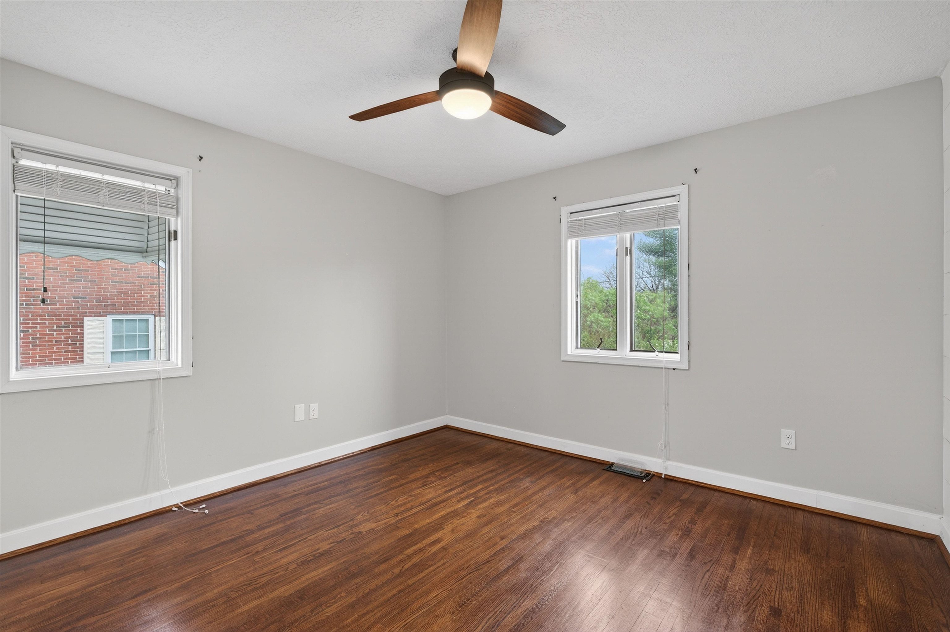 106 SHENANDOAH AVE, SHENANDOAH, Virginia 22849, 3 Bedrooms Bedrooms, ,2 BathroomsBathrooms,Residential,106 SHENANDOAH AVE,675138 MLS # 675138