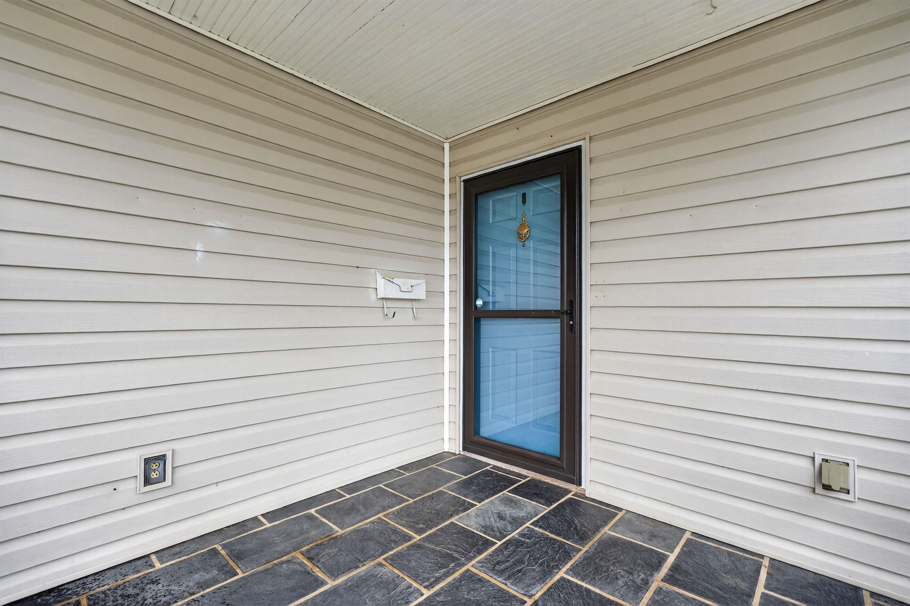 106 SHENANDOAH AVE, SHENANDOAH, Virginia 22849, 3 Bedrooms Bedrooms, ,2 BathroomsBathrooms,Residential,106 SHENANDOAH AVE,675138 MLS # 675138