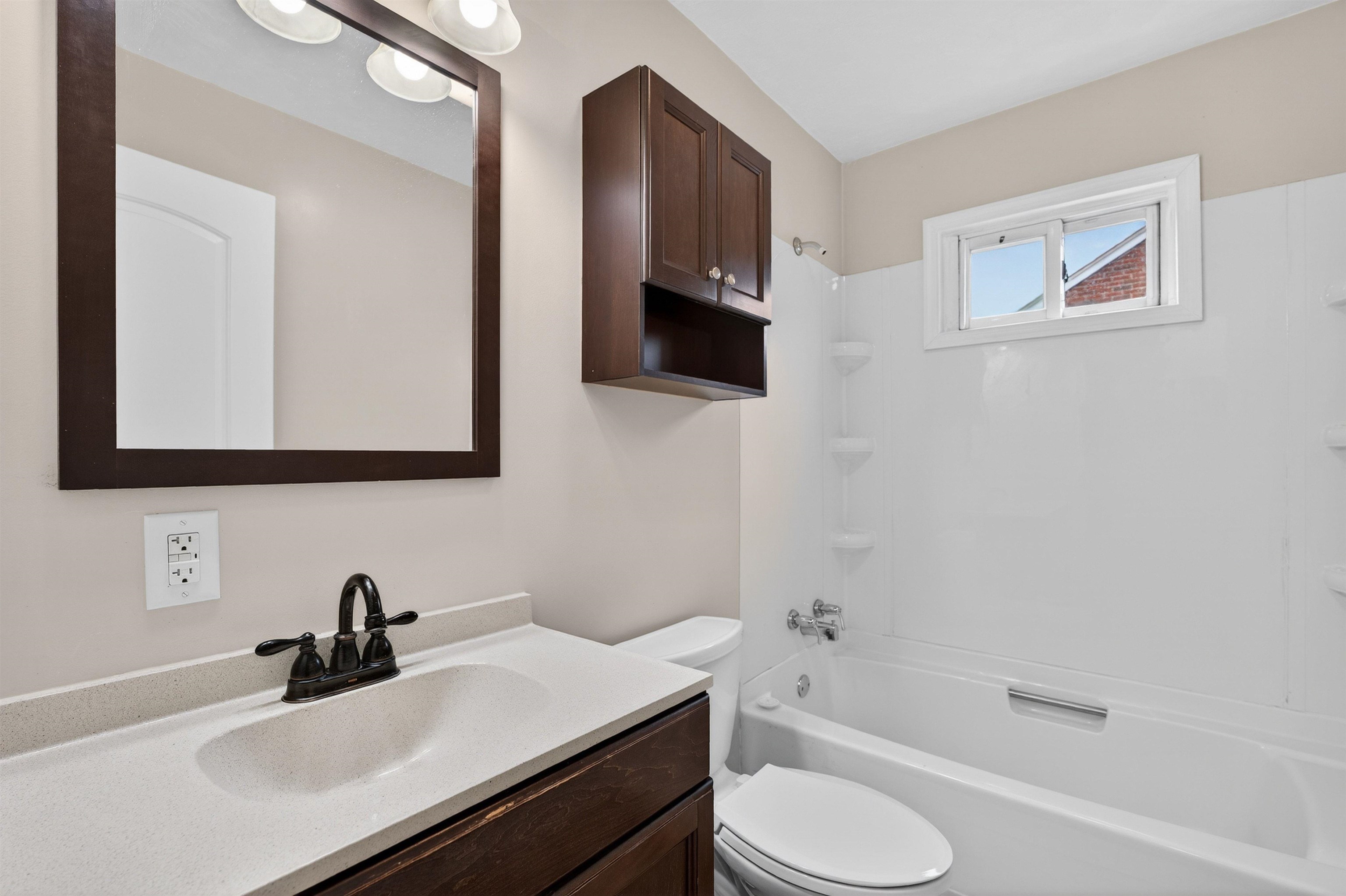 106 SHENANDOAH AVE, SHENANDOAH, Virginia 22849, 3 Bedrooms Bedrooms, ,2 BathroomsBathrooms,Residential,106 SHENANDOAH AVE,675138 MLS # 675138