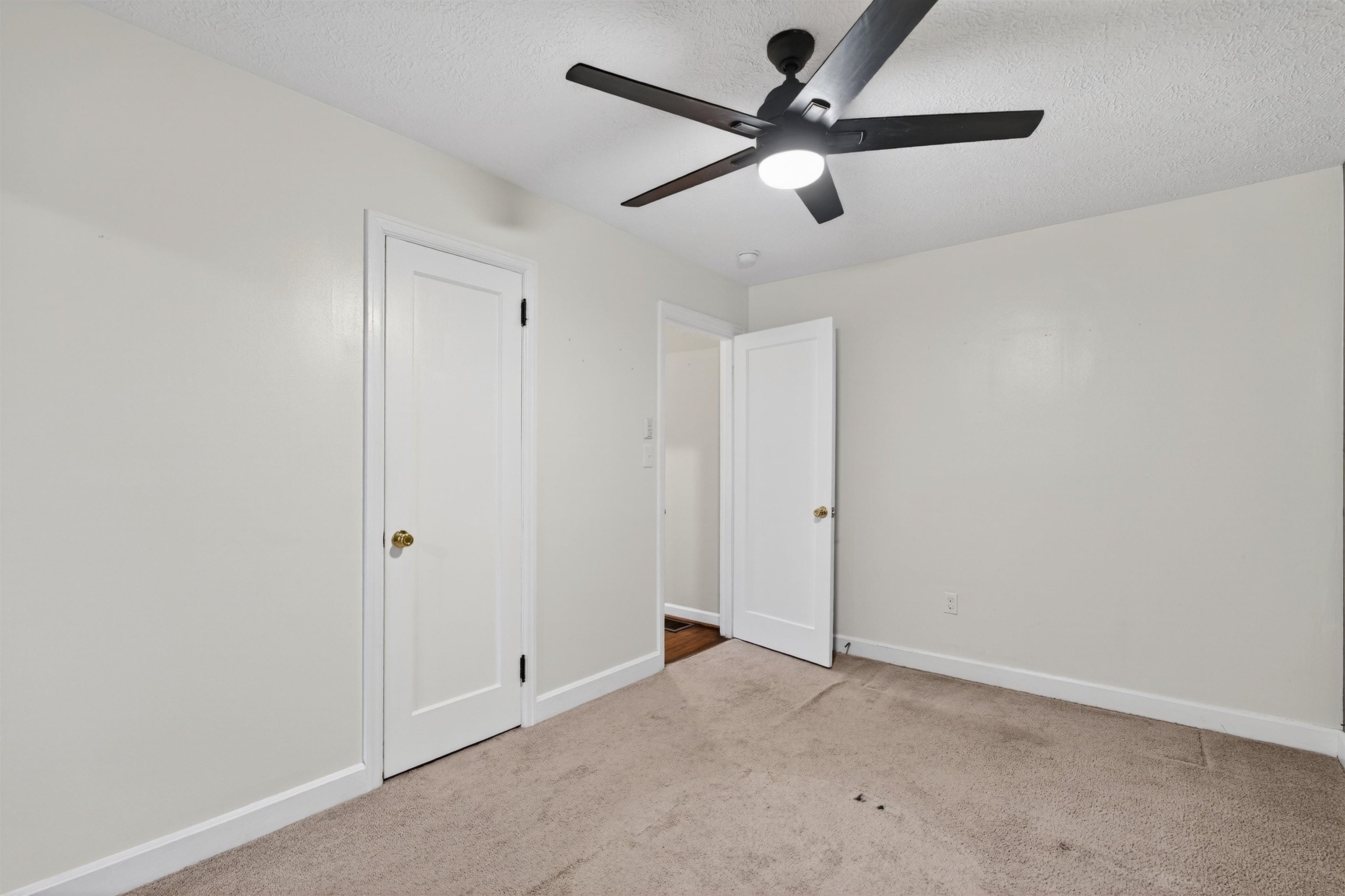 106 SHENANDOAH AVE, SHENANDOAH, Virginia 22849, 3 Bedrooms Bedrooms, ,2 BathroomsBathrooms,Residential,106 SHENANDOAH AVE,675138 MLS # 675138