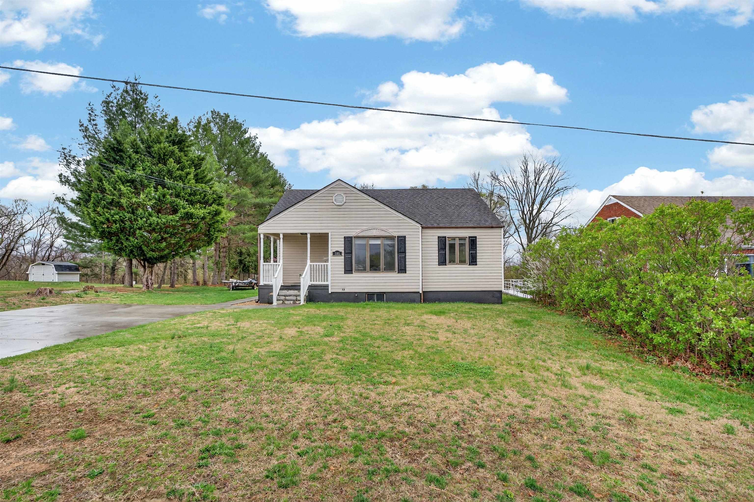 106 SHENANDOAH AVE, SHENANDOAH, Virginia 22849, 3 Bedrooms Bedrooms, ,2 BathroomsBathrooms,Residential,106 SHENANDOAH AVE,675138 MLS # 675138