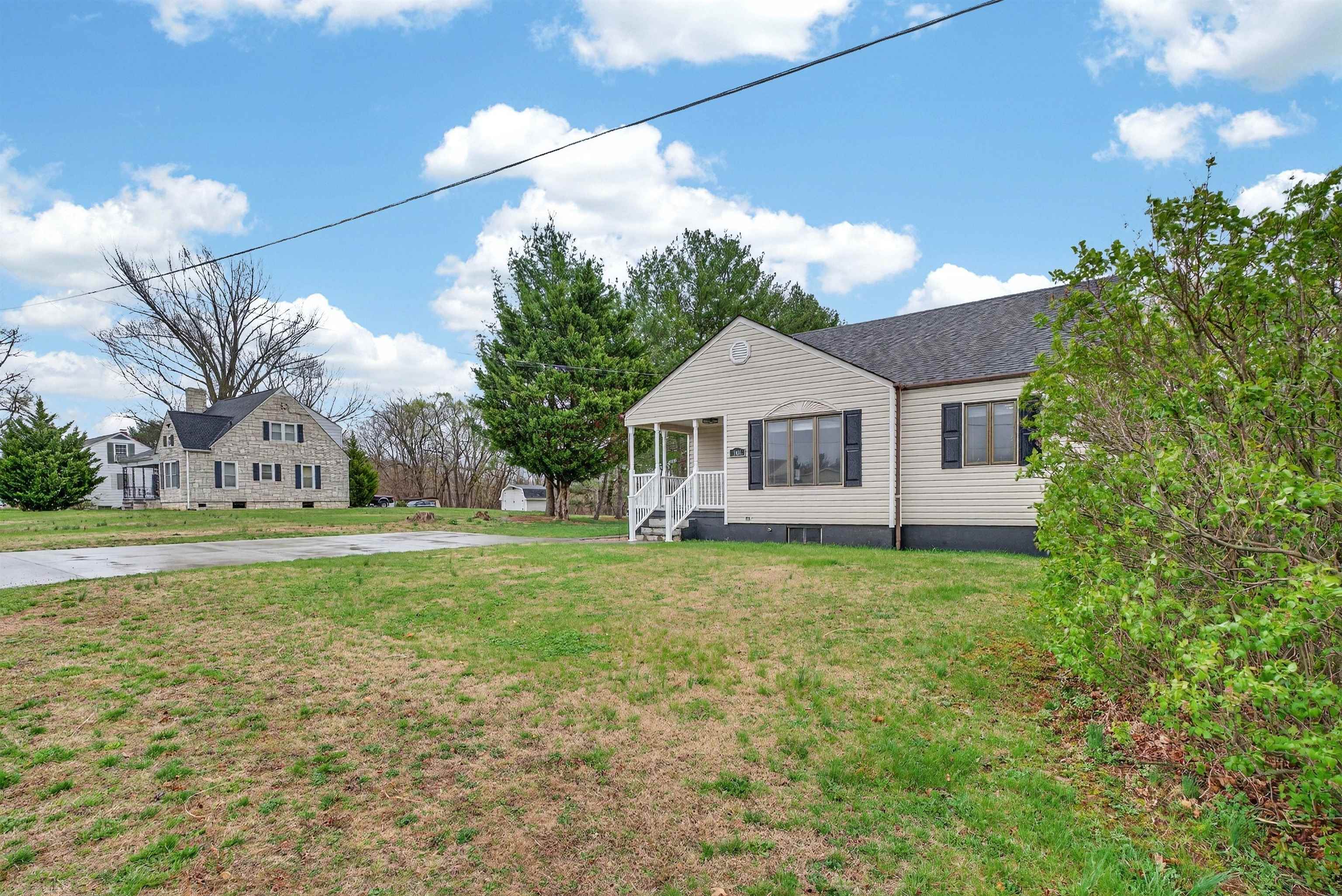 106 SHENANDOAH AVE, SHENANDOAH, Virginia 22849, 3 Bedrooms Bedrooms, ,2 BathroomsBathrooms,Residential,106 SHENANDOAH AVE,675138 MLS # 675138