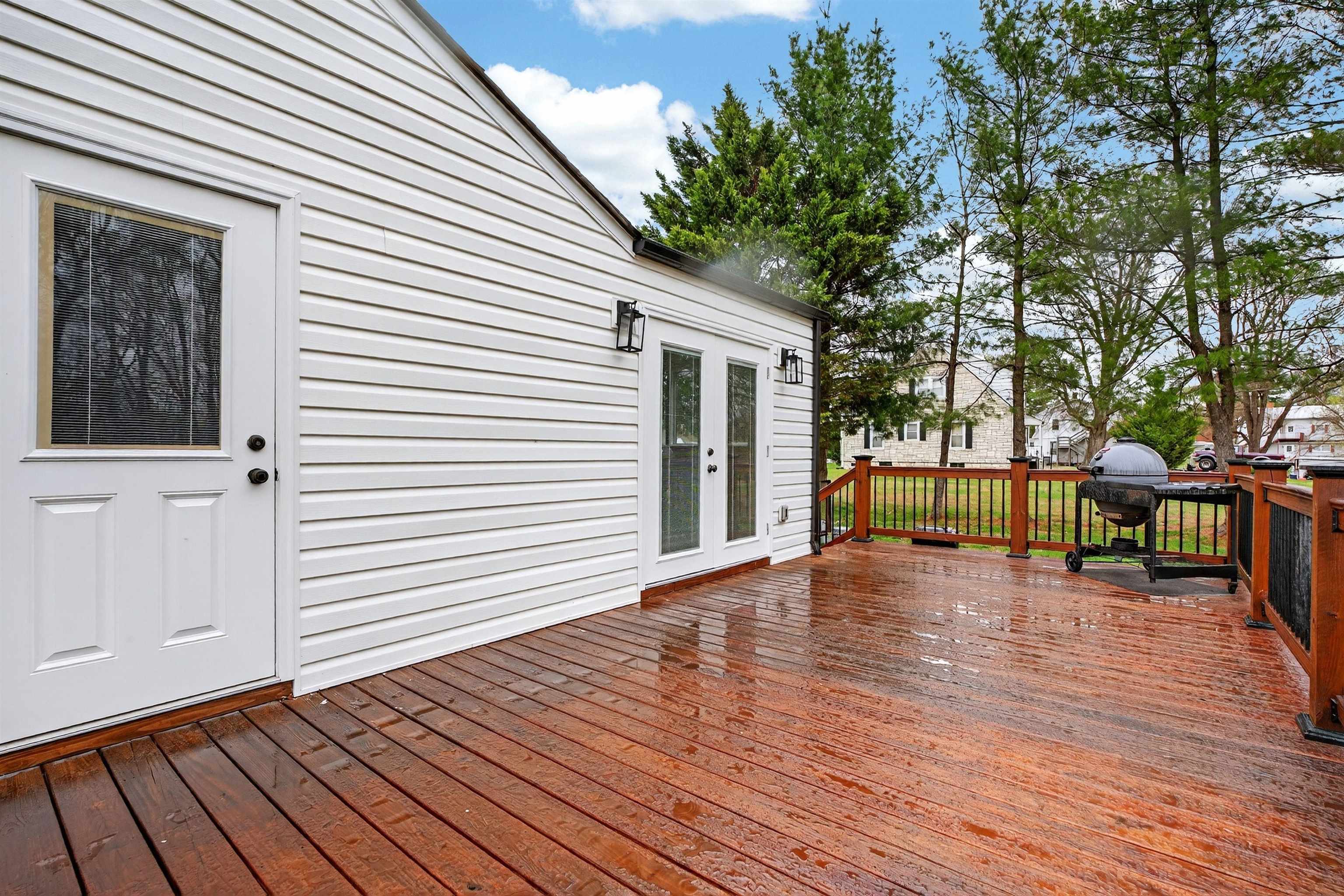 106 SHENANDOAH AVE, SHENANDOAH, Virginia 22849, 3 Bedrooms Bedrooms, ,2 BathroomsBathrooms,Residential,106 SHENANDOAH AVE,675138 MLS # 675138