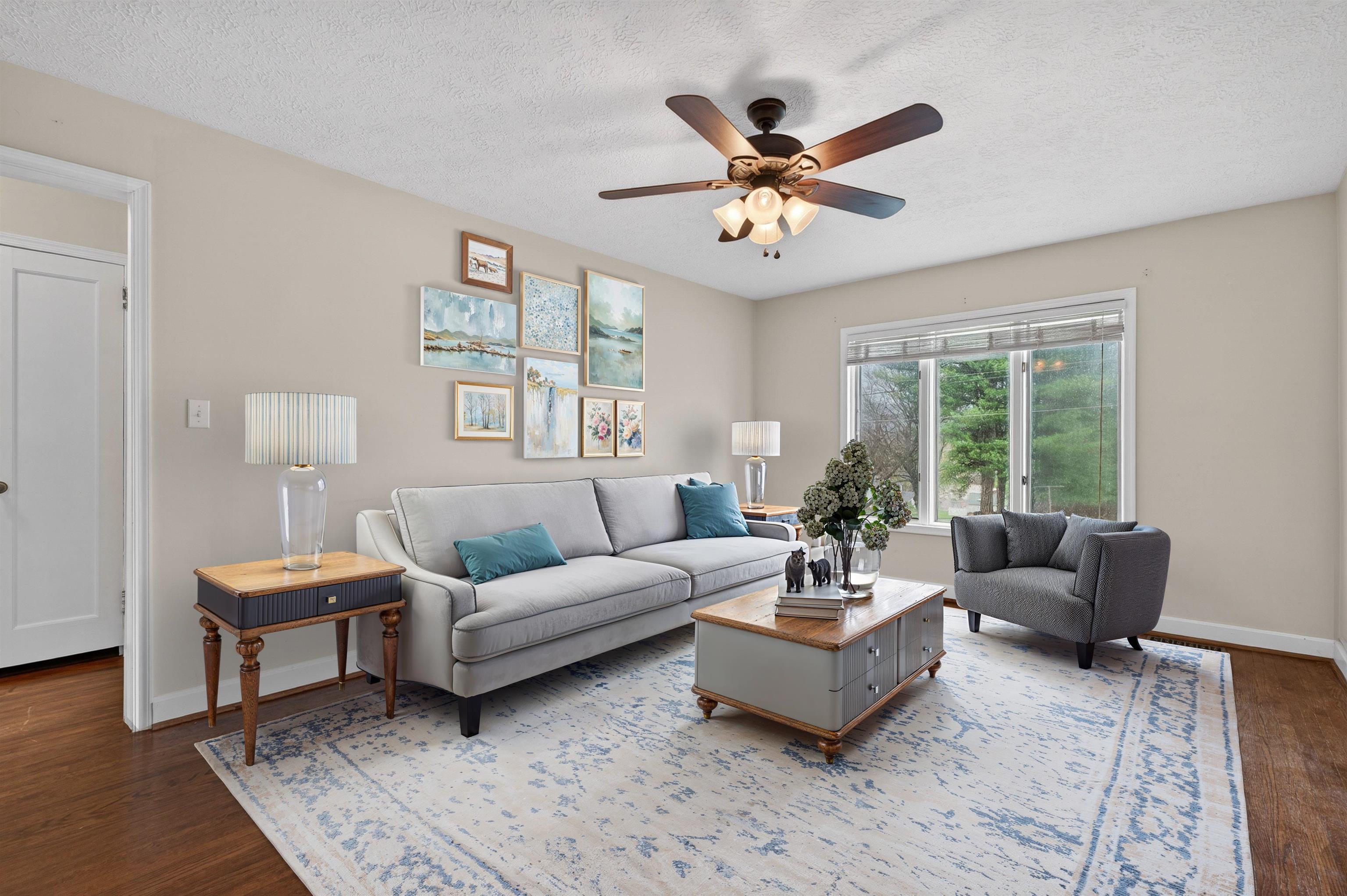 106 SHENANDOAH AVE, SHENANDOAH, Virginia 22849, 3 Bedrooms Bedrooms, ,2 BathroomsBathrooms,Residential,106 SHENANDOAH AVE,675138 MLS # 675138