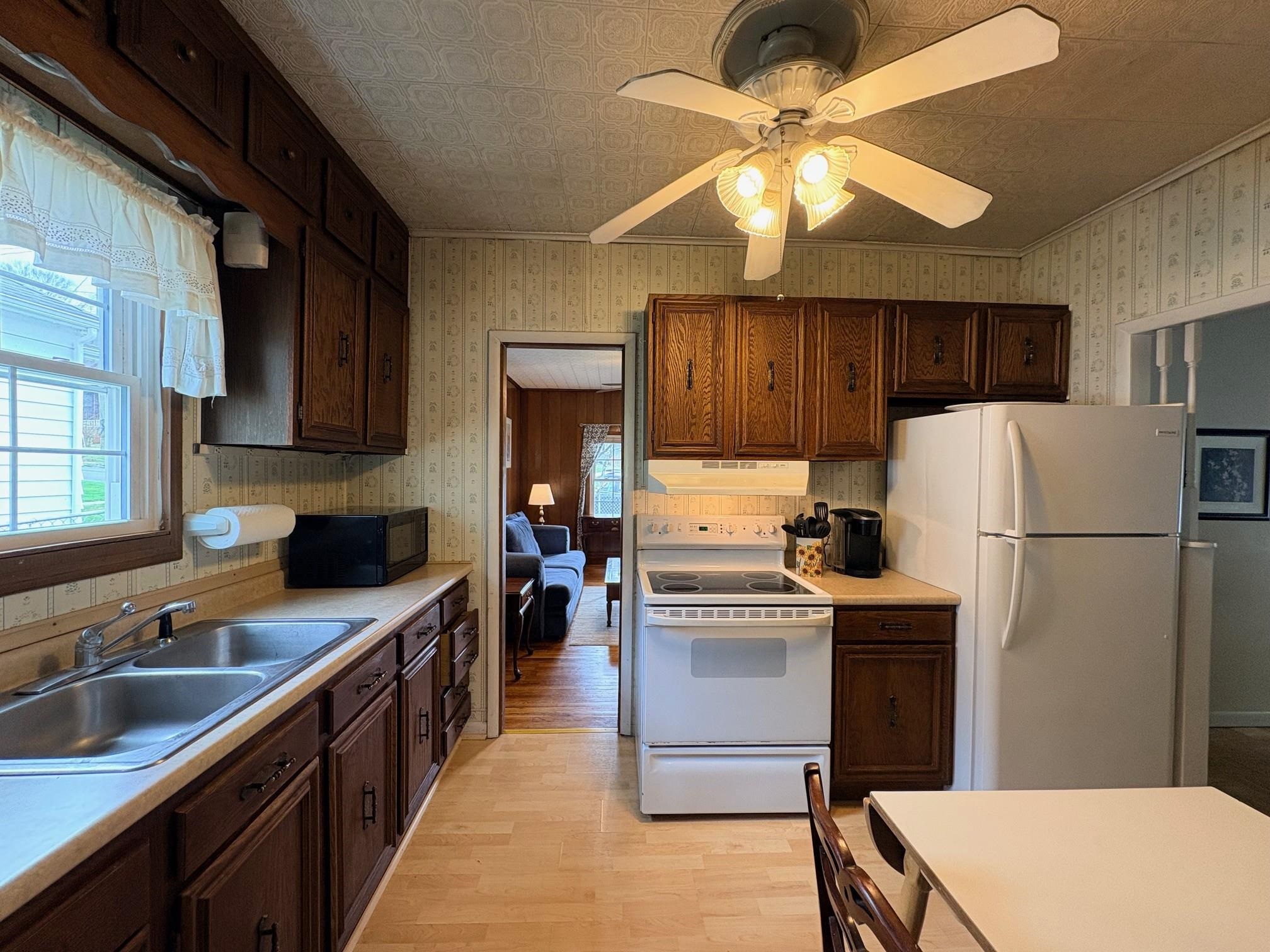 71 KINGSTOWN LN, HOT SPRINGS, Virginia 24445, 4 Bedrooms Bedrooms, ,2 BathroomsBathrooms,Residential,71 KINGSTOWN LN,675144 MLS # 675144 71 KINGSTOWN LN, HOT SPRINGS, Virginia 24445, 4 Bedrooms Bedrooms, ,2 BathroomsBathrooms,Residential,71 KINGSTOWN LN,675144 MLS # 675144