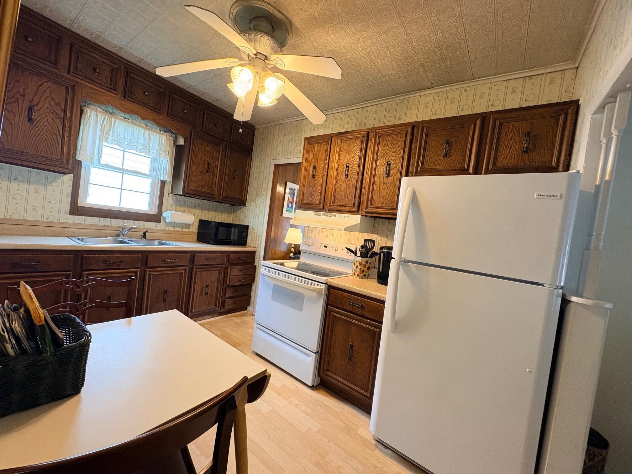 71 KINGSTOWN LN, HOT SPRINGS, Virginia 24445, 4 Bedrooms Bedrooms, ,2 BathroomsBathrooms,Residential,71 KINGSTOWN LN,675144 MLS # 675144 71 KINGSTOWN LN, HOT SPRINGS, Virginia 24445, 4 Bedrooms Bedrooms, ,2 BathroomsBathrooms,Residential,71 KINGSTOWN LN,675144 MLS # 675144