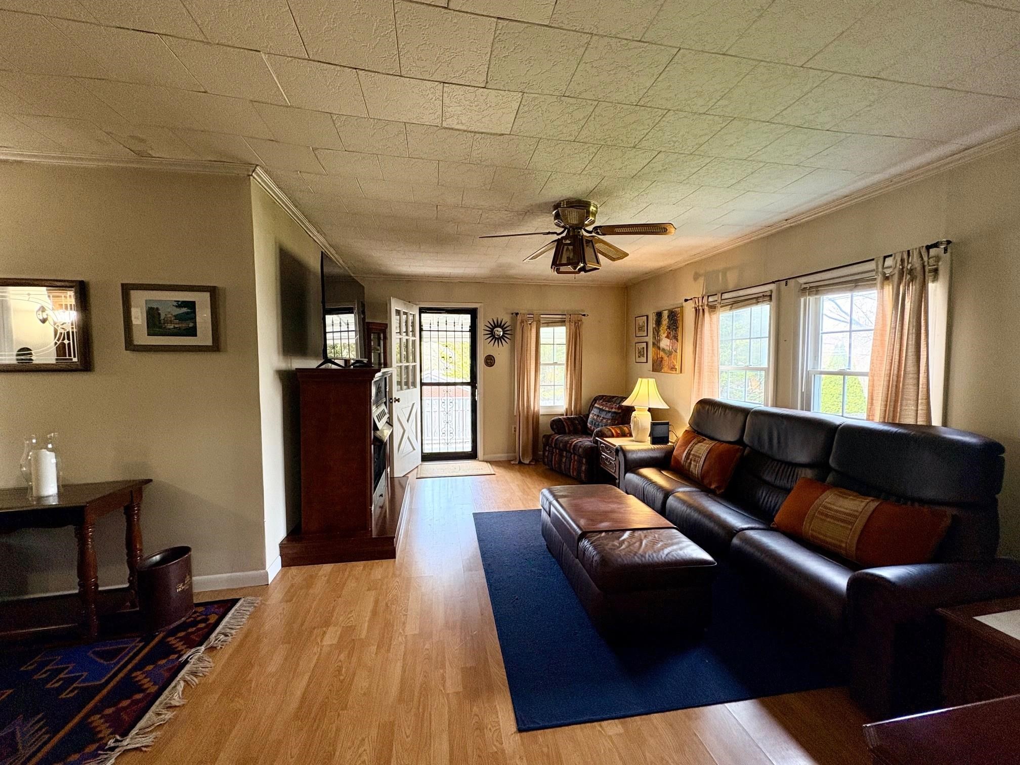 71 KINGSTOWN LN, HOT SPRINGS, Virginia 24445, 4 Bedrooms Bedrooms, ,2 BathroomsBathrooms,Residential,71 KINGSTOWN LN,675144 MLS # 675144 71 KINGSTOWN LN, HOT SPRINGS, Virginia 24445, 4 Bedrooms Bedrooms, ,2 BathroomsBathrooms,Residential,71 KINGSTOWN LN,675144 MLS # 675144