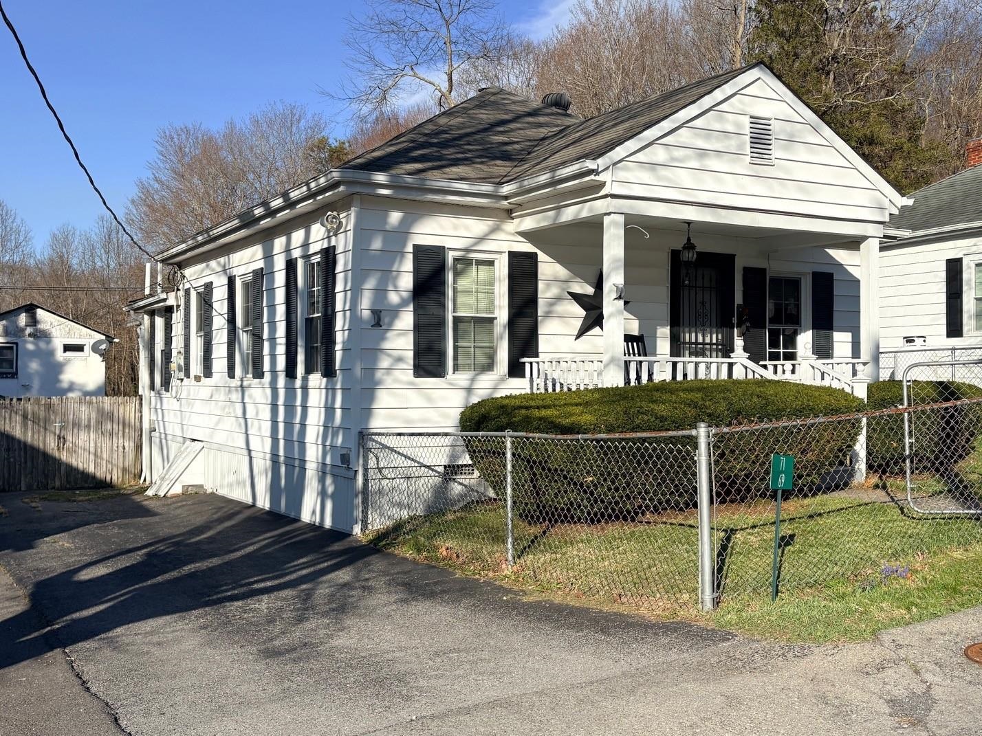 71 KINGSTOWN LN, HOT SPRINGS, Virginia 24445, 4 Bedrooms Bedrooms, ,2 BathroomsBathrooms,Residential,71 KINGSTOWN LN,675144 MLS # 675144 71 KINGSTOWN LN, HOT SPRINGS, Virginia 24445, 4 Bedrooms Bedrooms, ,2 BathroomsBathrooms,Residential,71 KINGSTOWN LN,675144 MLS # 675144