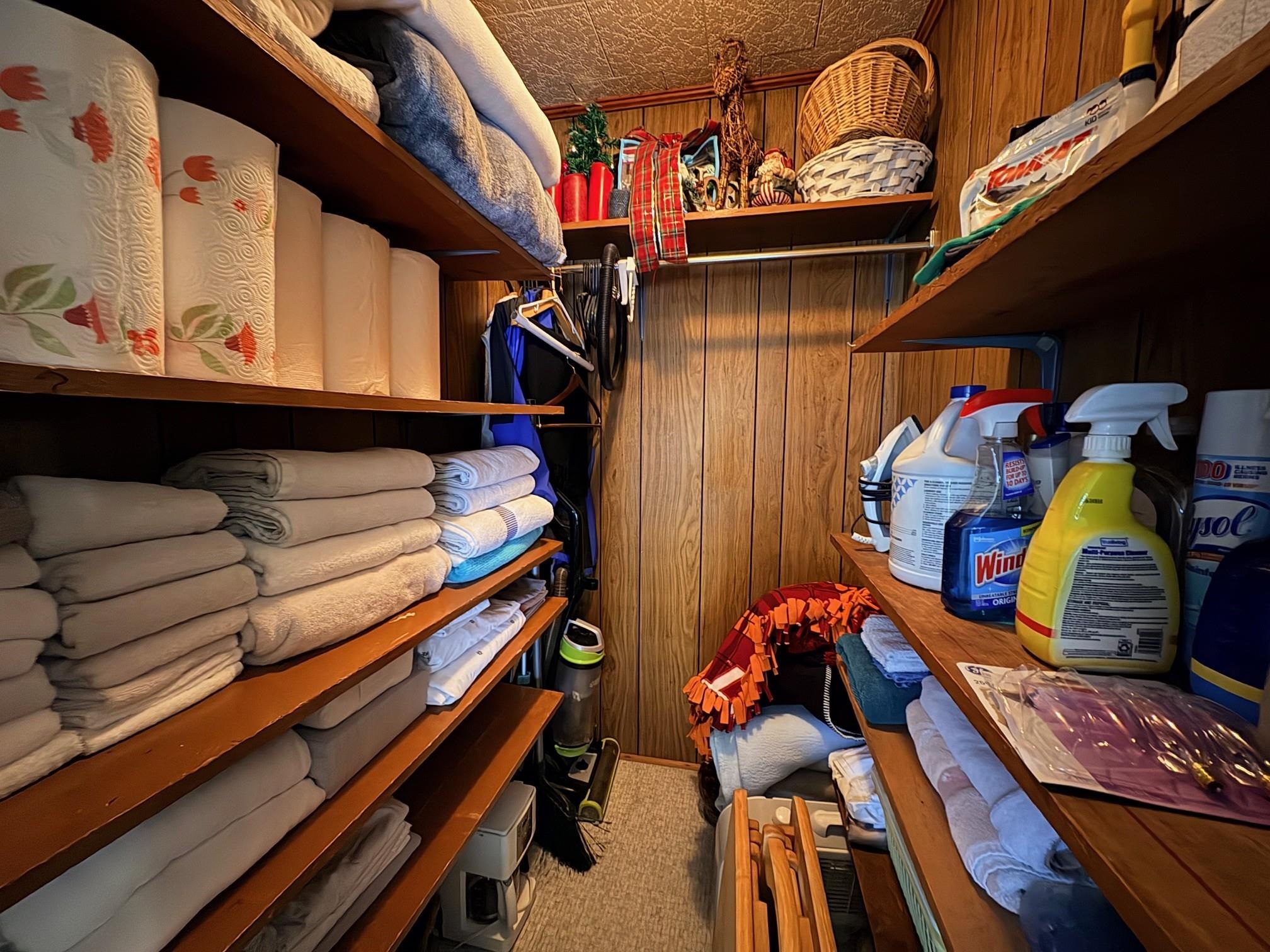 71 KINGSTOWN LN, HOT SPRINGS, Virginia 24445, 4 Bedrooms Bedrooms, ,2 BathroomsBathrooms,Residential,71 KINGSTOWN LN,675144 MLS # 675144 71 KINGSTOWN LN, HOT SPRINGS, Virginia 24445, 4 Bedrooms Bedrooms, ,2 BathroomsBathrooms,Residential,71 KINGSTOWN LN,675144 MLS # 675144