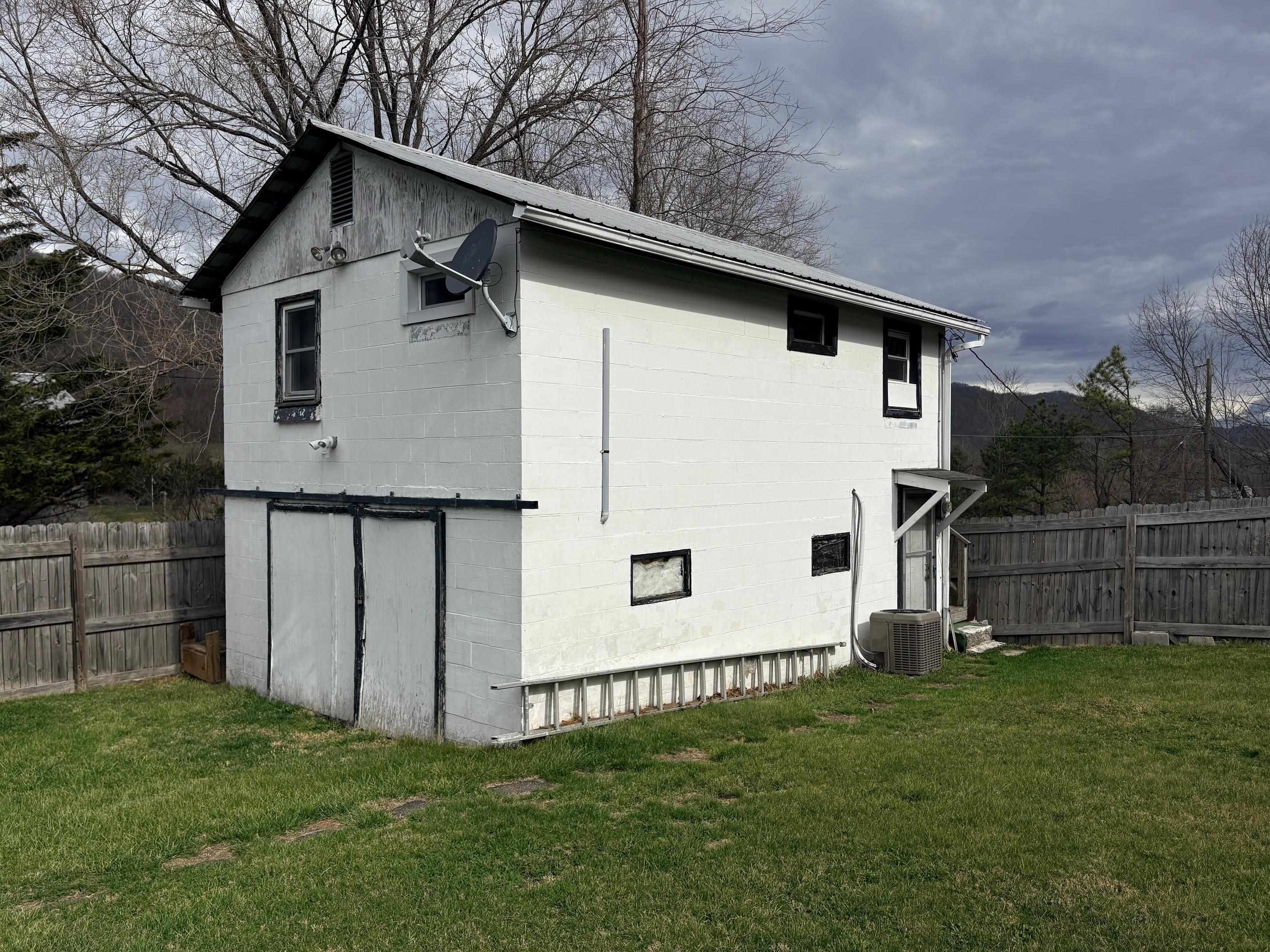 71 KINGSTOWN LN, HOT SPRINGS, Virginia 24445, 4 Bedrooms Bedrooms, ,2 BathroomsBathrooms,Residential,71 KINGSTOWN LN,675144 MLS # 675144 71 KINGSTOWN LN, HOT SPRINGS, Virginia 24445, 4 Bedrooms Bedrooms, ,2 BathroomsBathrooms,Residential,71 KINGSTOWN LN,675144 MLS # 675144