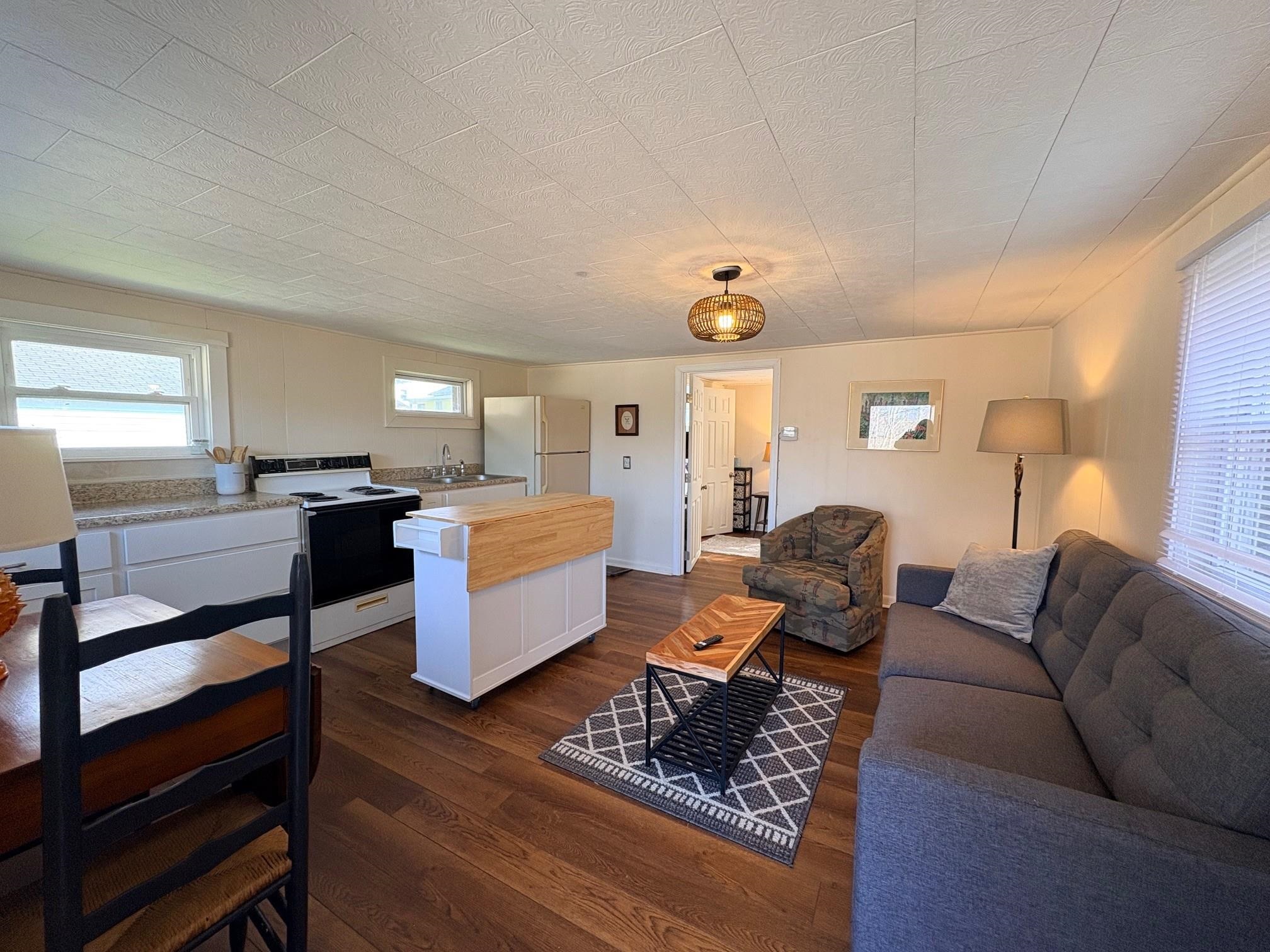 71 KINGSTOWN LN, HOT SPRINGS, Virginia 24445, 4 Bedrooms Bedrooms, ,2 BathroomsBathrooms,Residential,71 KINGSTOWN LN,675144 MLS # 675144 71 KINGSTOWN LN, HOT SPRINGS, Virginia 24445, 4 Bedrooms Bedrooms, ,2 BathroomsBathrooms,Residential,71 KINGSTOWN LN,675144 MLS # 675144